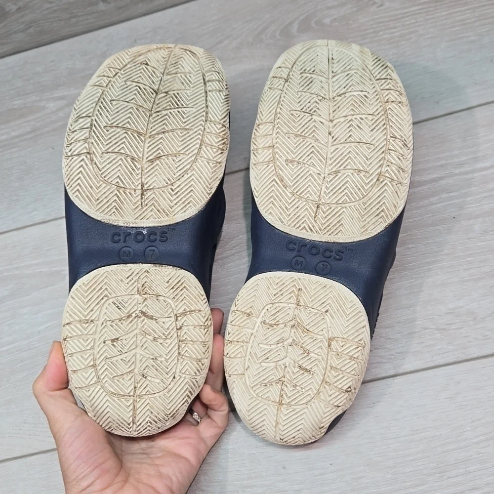 Crocs Iconic Comfort men Thong Sandals Flats shoes sz 7